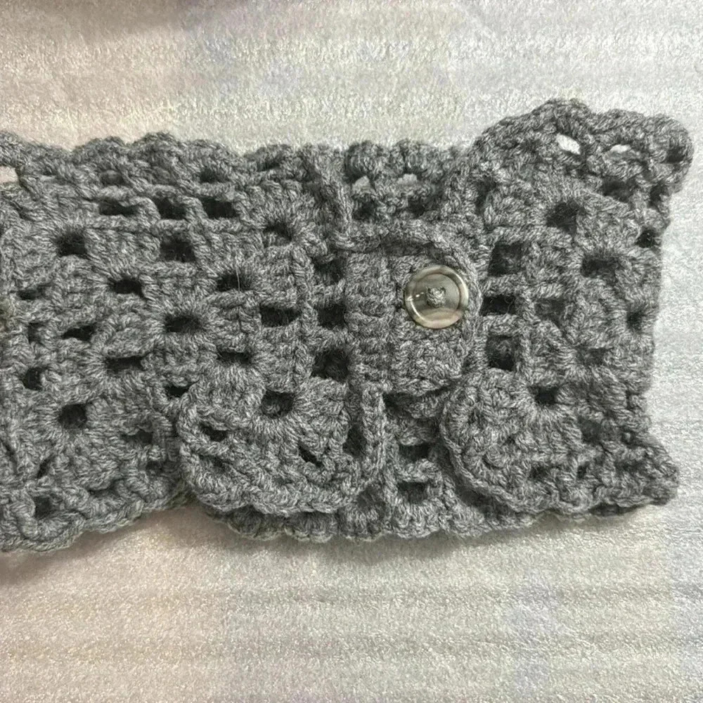 KNITTED HEAD BAND & NECK WARMER
-HAND MADE
ADJUSTABLE SIZE - Picture 2 of 3